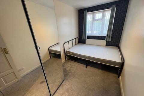1 bedroom semi-detached house to rent, Lady Margaret Road, Southall