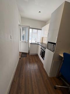 1 bedroom semi-detached house to rent, Lady Margaret Road, Southall
