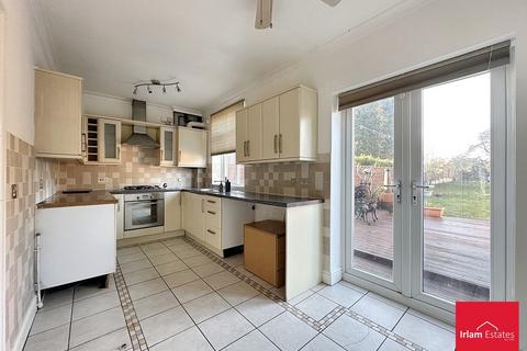 2 bedroom semi-detached house to rent, Fiddlers Lane, Irlam