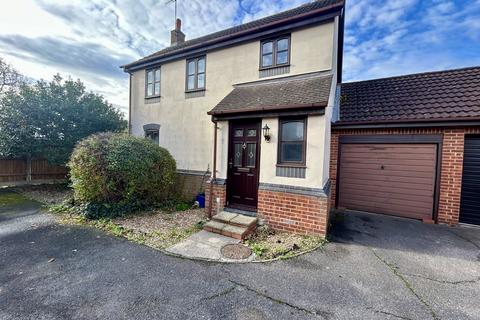 undefined, Horseshoe Close, Waltham Abbey