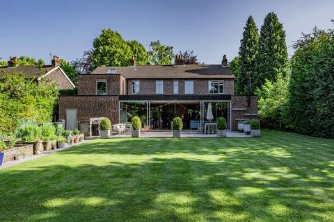 5 bedroom detached house to rent, Ladythorn Crescent, Bramhall, Stockport