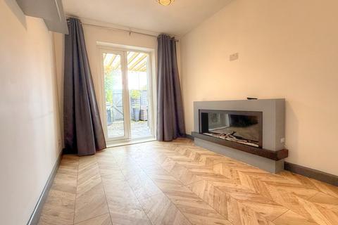 undefined, Kings Road, Petersfield GU32