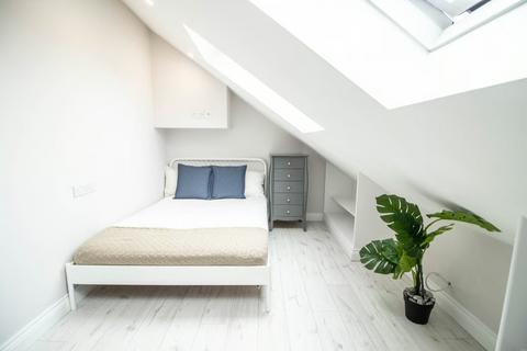 7 bedroom terraced house to rent, Manton Road, Kensington, Liverpool