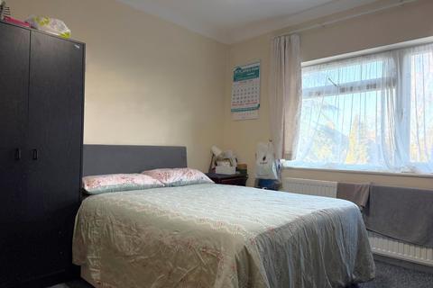 2 bedroom semi-detached house to rent, Headstone Lane, North Harrow, Middlesex HA2