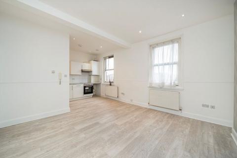 3 bedroom flat to rent, Craven Park Road, London NW10