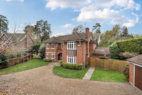 undefined, Hale End, Hook Heath, Surrey, GU22