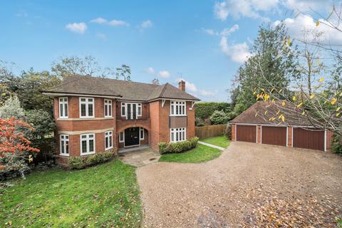 Hale End, Hook Heath, Surrey, GU22