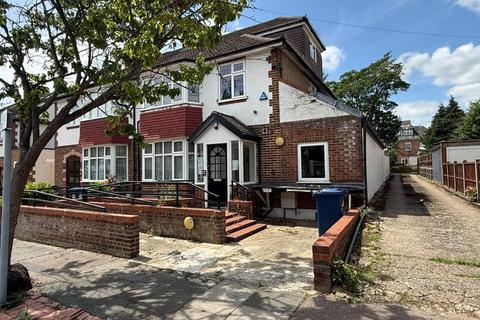 undefined, Derwent Crescent, London, N20