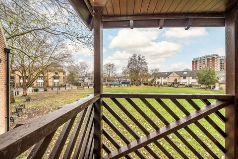 undefined, Swan Street, Isleworth TW7