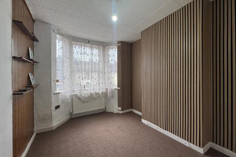 4 bedroom terraced house to rent, Luton Road, Chatham, ME4