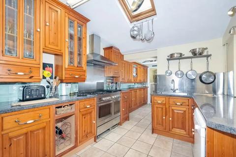 undefined, Sparrows Herne, Bushey, WD23