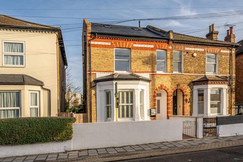 2 bedroom flat to rent, Fernlea Road, Balham, London, SW12