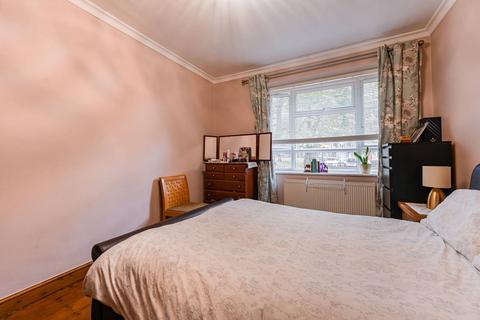 3 bedroom flat for sale, Ellenborough House, White City Estate, Shepherd's Bush, London, W12