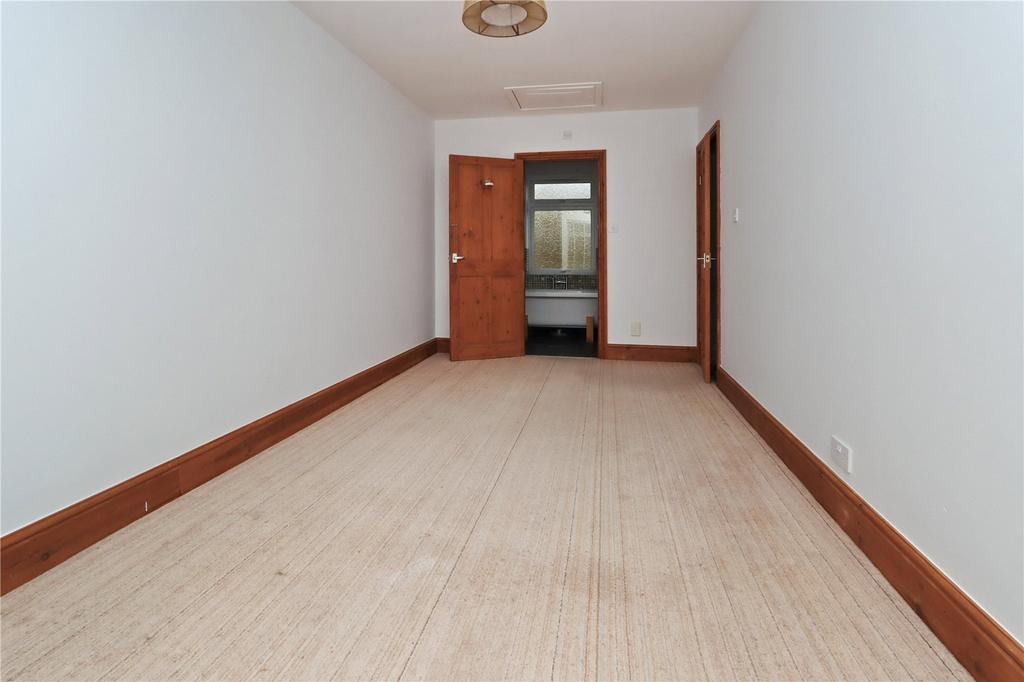 Bedroom 1 Pic 2