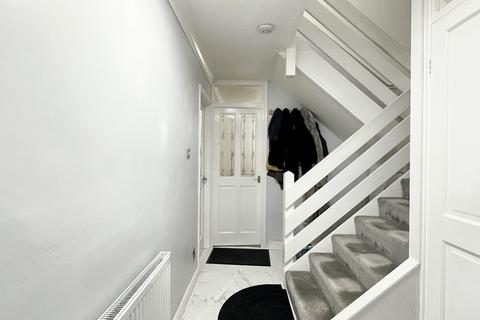 3 bedroom semi-detached house for sale, Malham Way, Oadby, LE2