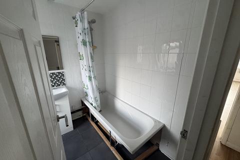 2 bedroom flat for sale, Southchurch Road, Southend-on-sea, SS1 2