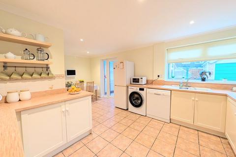 2 bedroom detached bungalow for sale, FREEMAN COURT, HOLTON LE CLAY