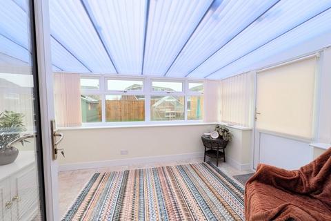2 bedroom detached bungalow for sale, FREEMAN COURT, HOLTON LE CLAY