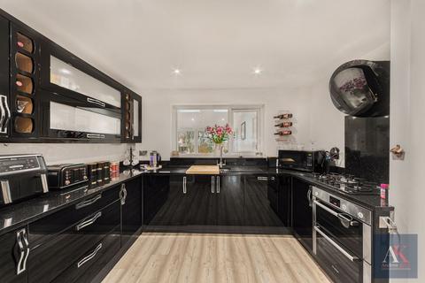 4 bedroom detached house for sale, Rimington Fold, Manchester