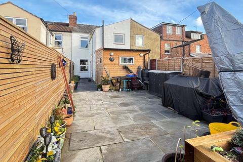 2 bedroom terraced house for sale, Armscroft Road, Barnwood, Gloucester