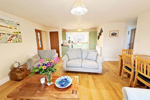 undefined, Willow Close, Pershore