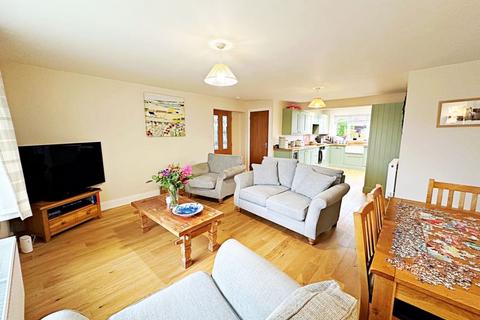 undefined, Willow Close, Pershore