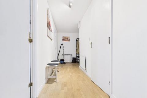 2 bedroom apartment for sale, Sherwood Gardens, London