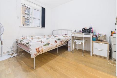 2 bedroom apartment for sale, Sherwood Gardens, London