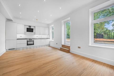 3 bedroom duplex to rent, Chatsworth Road, Kilburn, London, NW2
