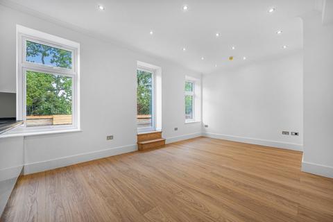 3 bedroom duplex to rent, Chatsworth Road, Kilburn, London, NW2