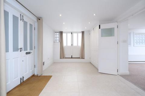 undefined, Studio Mews, Addlestone KT15
