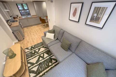 undefined, Markden Mews, L8 1TN,