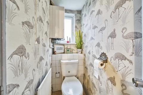 3 bedroom apartment for sale, Avery Avenue, London E16