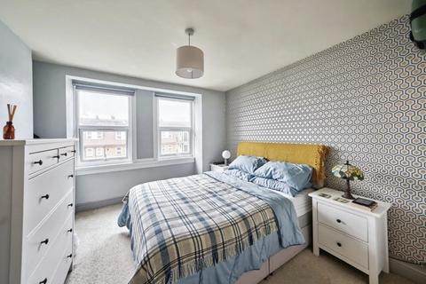 3 bedroom apartment for sale, Avery Avenue, London E16