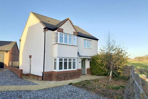 4 bedroom detached house for sale, Larbourne Park Road, Flore NN7