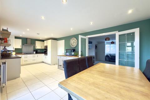 4 bedroom detached house for sale, Larbourne Park Road, Flore NN7