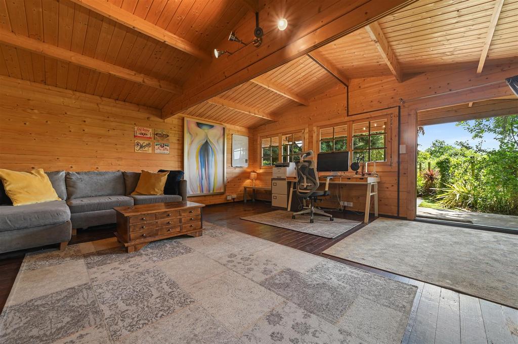 PT-FC(COL)-Pond Farm House-38.jpg