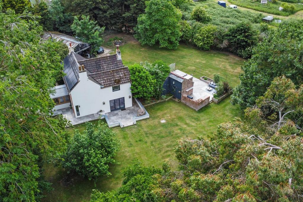 PT-FC(COL)-Pond Farm House-4.jpg
