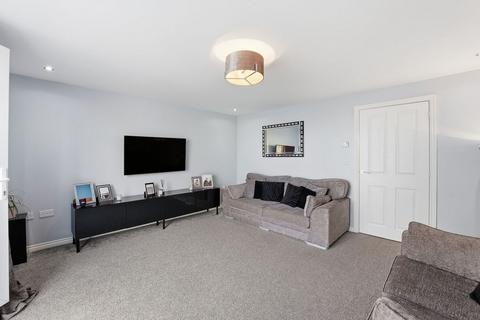 4 bedroom end of terrace house for sale, Red Kite Avenue, Rotherham, S63