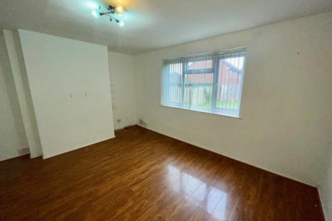 3 bedroom semi-detached house to rent, Rowan Road, Dudley, West Midlands, DY3