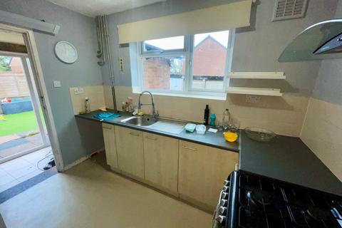 3 bedroom semi-detached house to rent, Rowan Road, Dudley, West Midlands, DY3