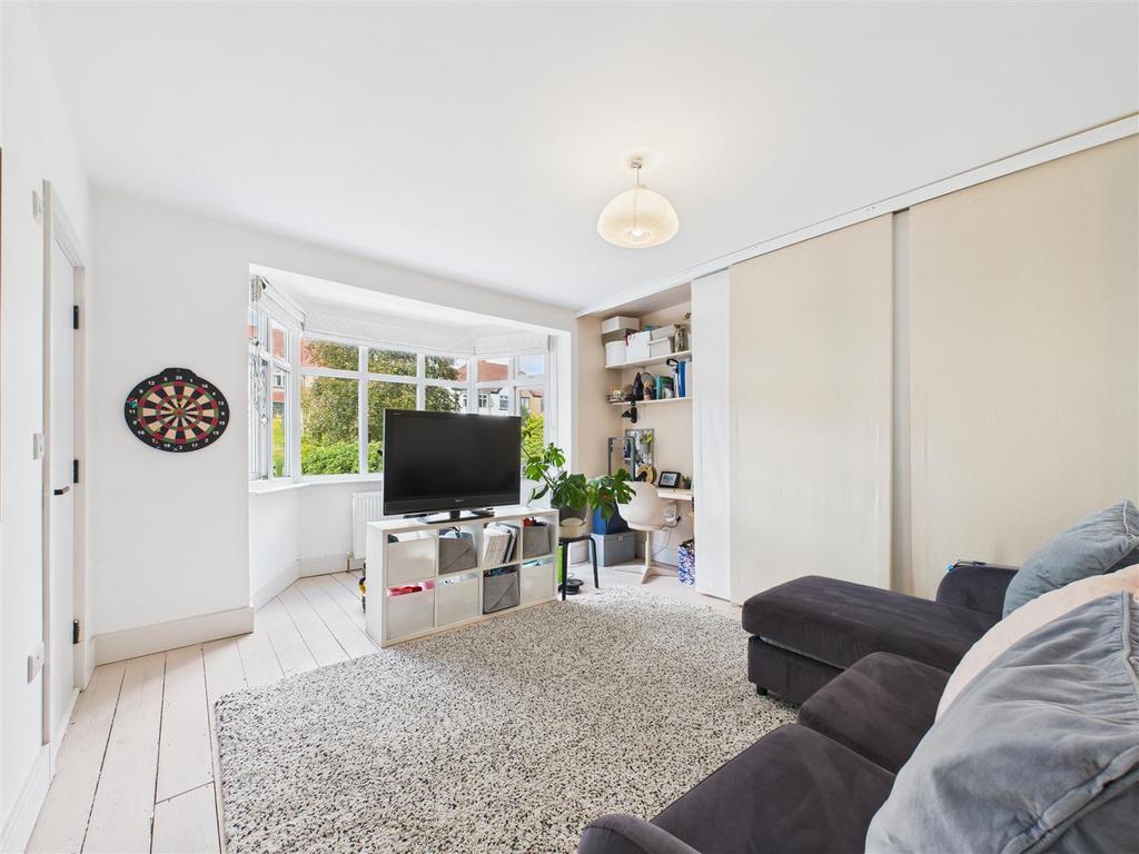 CAM05549 G0-PR0080-STILL032.jpg