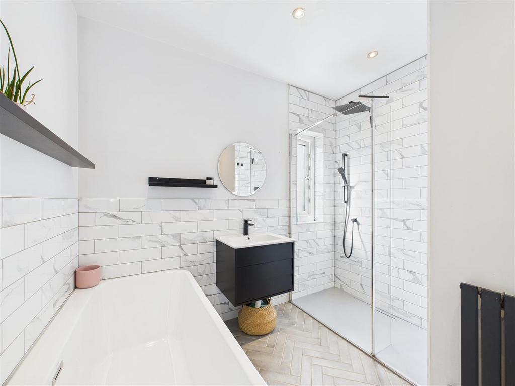 CAM05549 G0-PR0080-STILL026.jpg