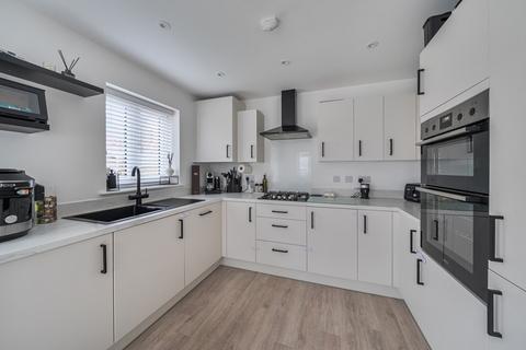 undefined, Holly Lane, Dunstable LU5