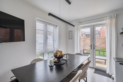undefined, Holly Lane, Dunstable LU5