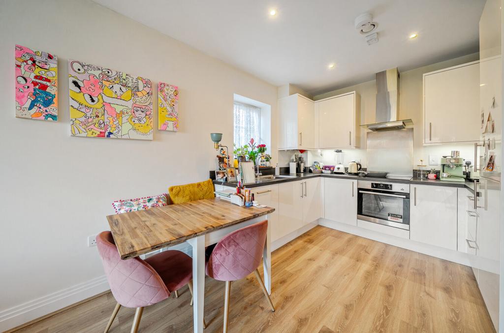 1356832 12 690095...