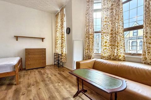 2 bedroom flat to rent, Claude Road, Cardiff CF24