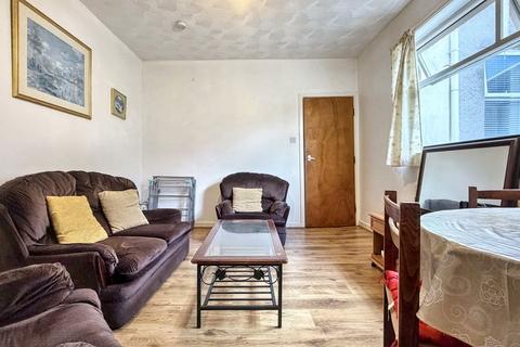 2 bedroom flat to rent, Claude Road, Cardiff CF24