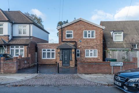 3 bedroom detached house to rent, London N11