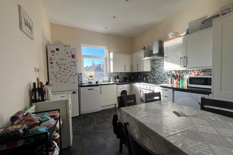 5 bedroom flat to rent, 26 Sommerville Road, Bristol BS7
